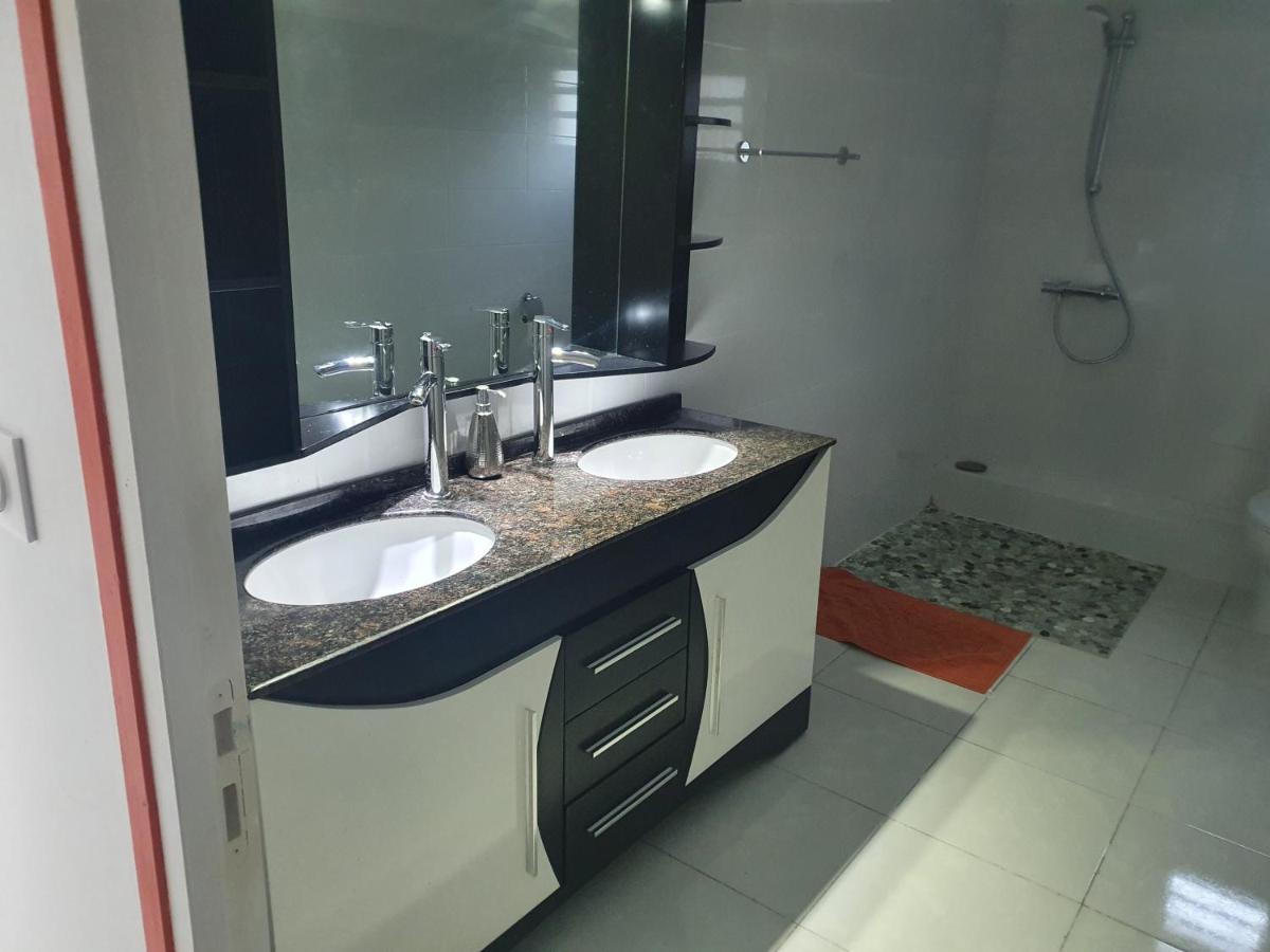L'Echappee Belle Apartment Порт Луис Екстериор снимка